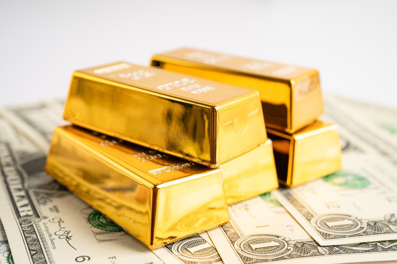 Gold Bullion Prices: Structural Valuation and Safe Haven Drivers